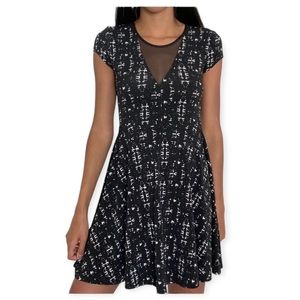 URBAN OUTFITTERS🦎Kimchi Blue Mesh Mini Dress🌵